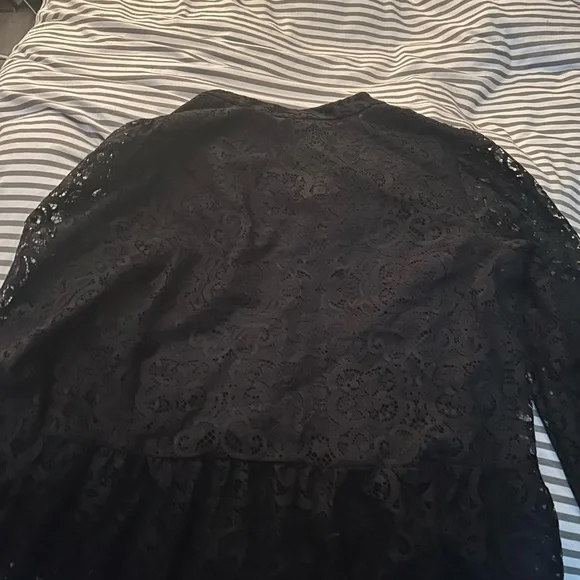 Lilly Pulitzer too worn once - Picture 2 of 4